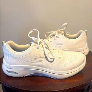 Skechers white sneakers